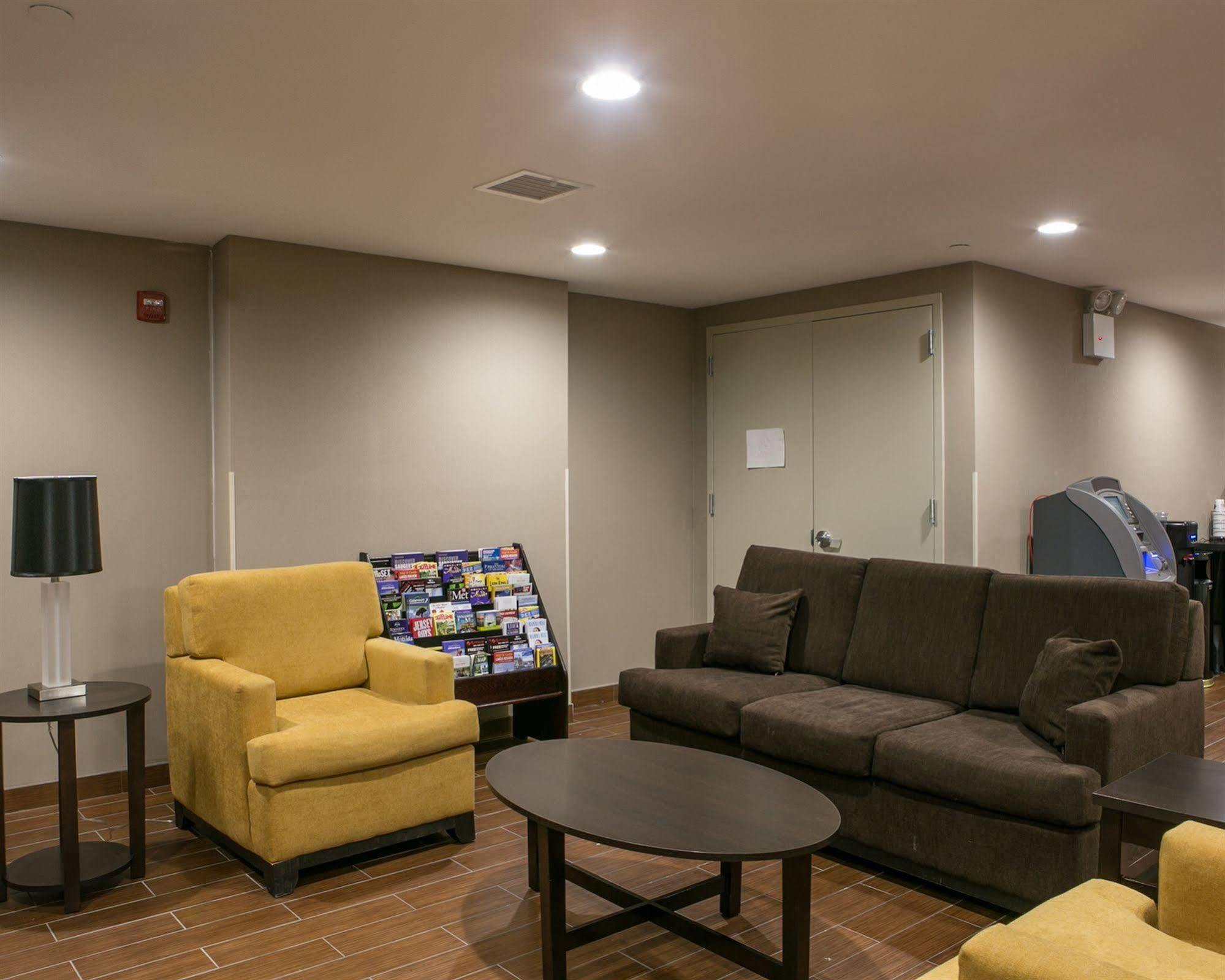 Days Inn By Wyndham Brooklyn Borough Park New York Ngoại thất bức ảnh
