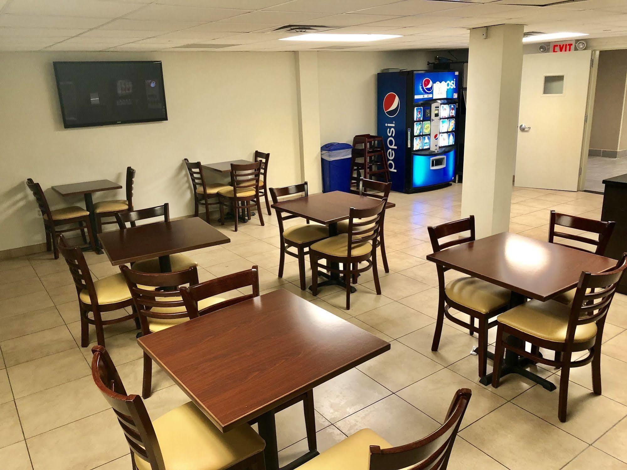 Days Inn By Wyndham Brooklyn Borough Park New York Ngoại thất bức ảnh