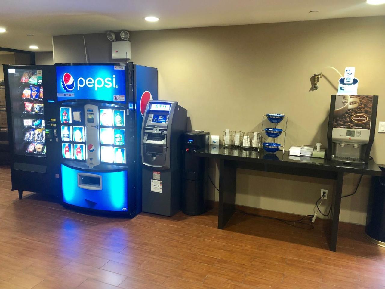 Days Inn By Wyndham Brooklyn Borough Park New York Ngoại thất bức ảnh