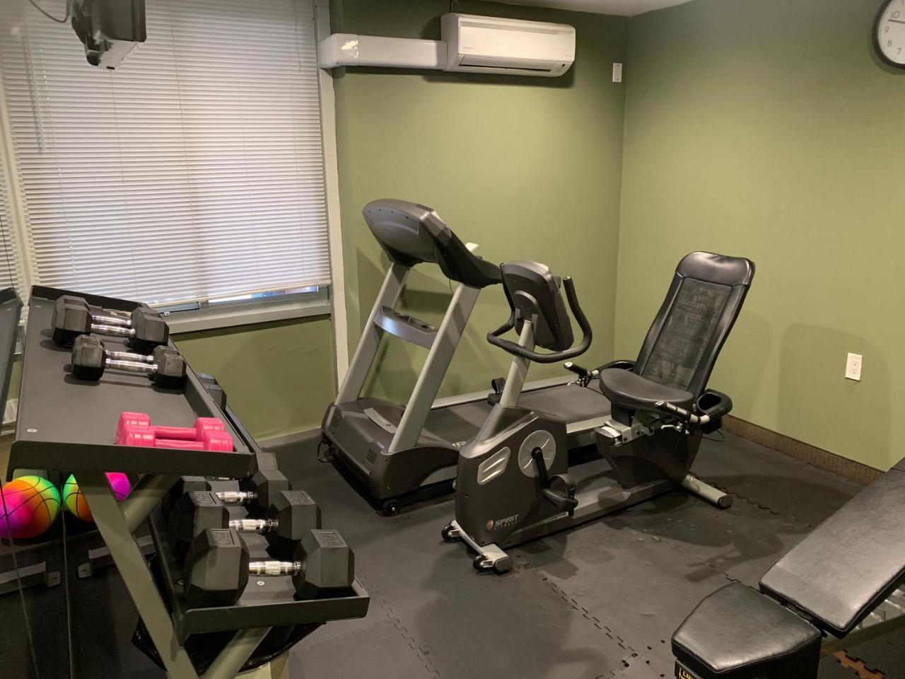 Days Inn By Wyndham Brooklyn Borough Park New York Ngoại thất bức ảnh