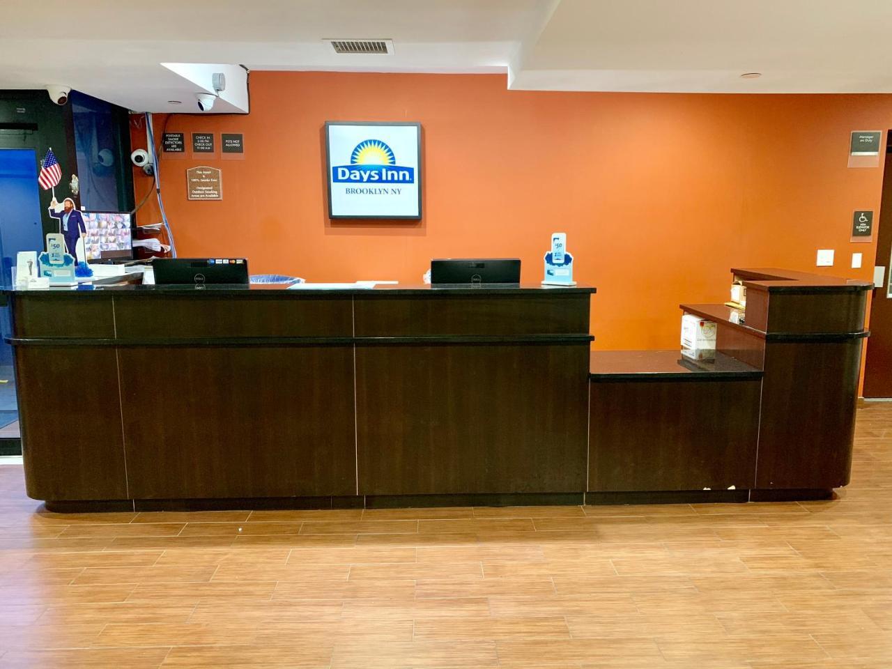 Days Inn By Wyndham Brooklyn Borough Park New York Ngoại thất bức ảnh
