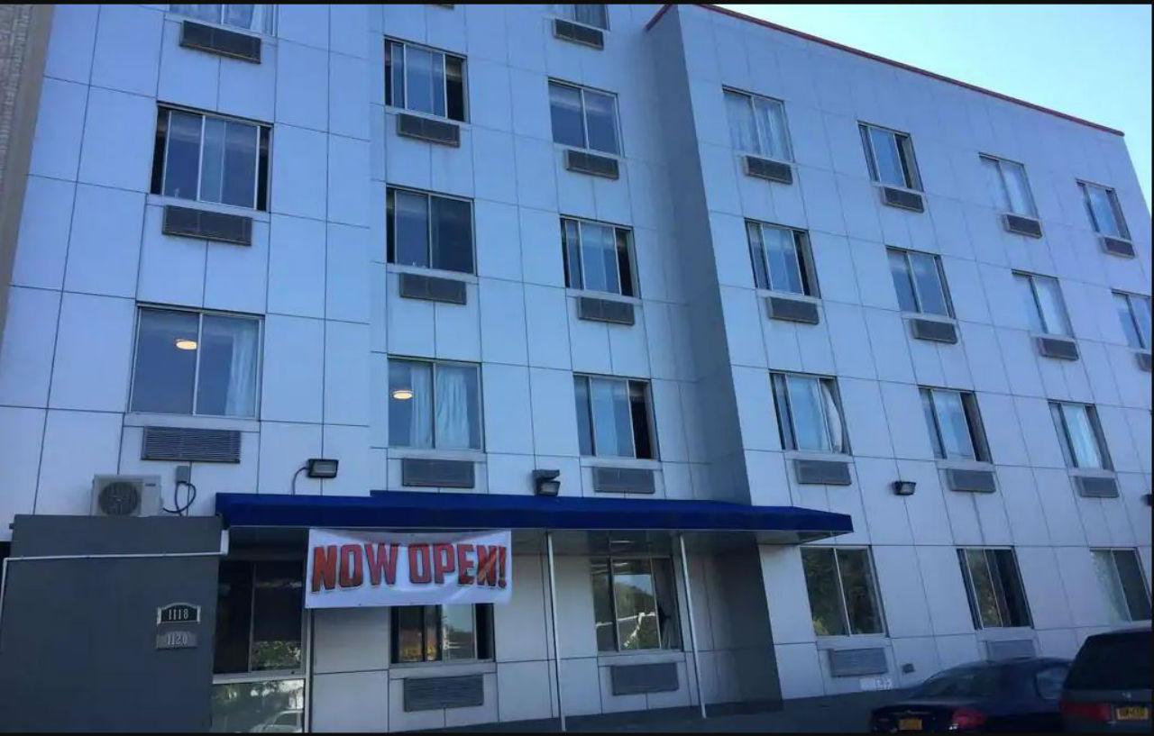 Days Inn By Wyndham Brooklyn Borough Park New York Ngoại thất bức ảnh