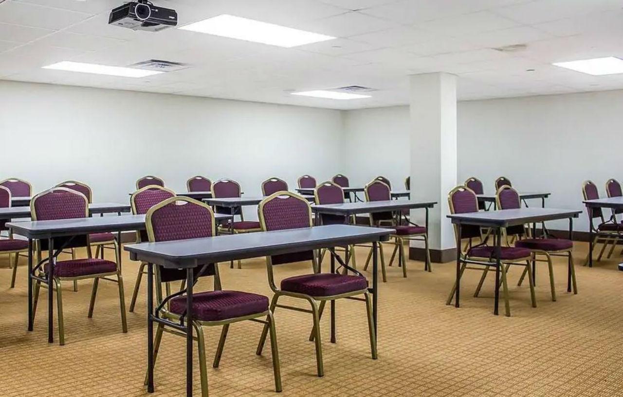 Days Inn By Wyndham Brooklyn Borough Park New York Ngoại thất bức ảnh